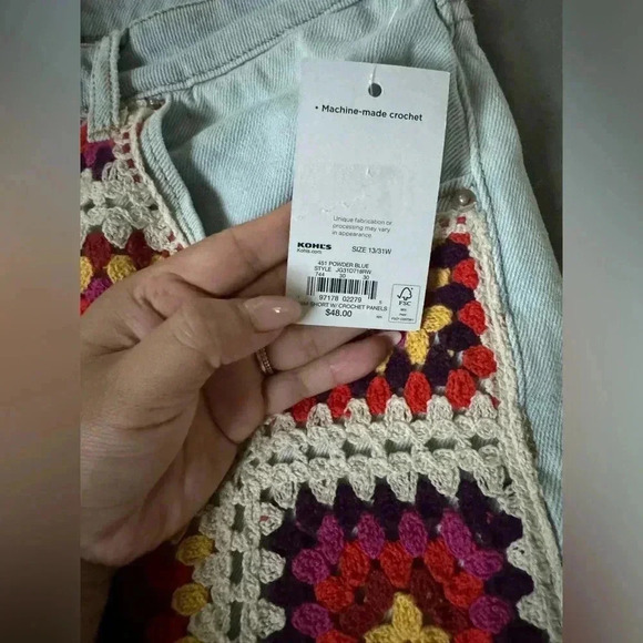 SO Women's Boho Granny Crochet Panel Button Fly Light Wash Denim Shorts - Picture 10 of 10